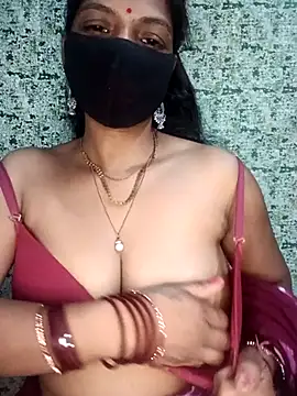 Juli_80 Live XXX-Chat