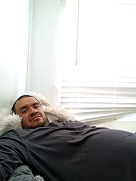 Almircorral2211 webcam show