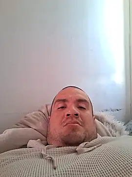 Pokazy przed kamerką – Almircorral2211