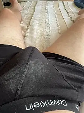 misterjay37 Show in webcam