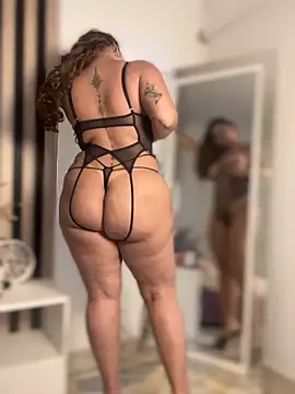 Chat XXX en directo de LiaDesire7