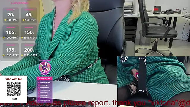 Pokazy przed kamerką – squirt_milf_viktoria