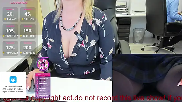 squirt_milf_viktoria's Webcam Show
