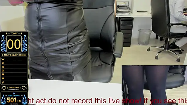 Show Webcam de squirt_milf_viktoria