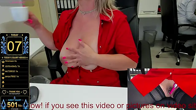 squirt_milf_viktoria: вебкам-шоу