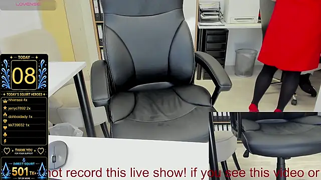 squirt_milf_viktoria 网络视讯表演