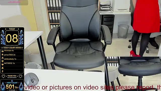 squirt_milf_viktoria webcam show