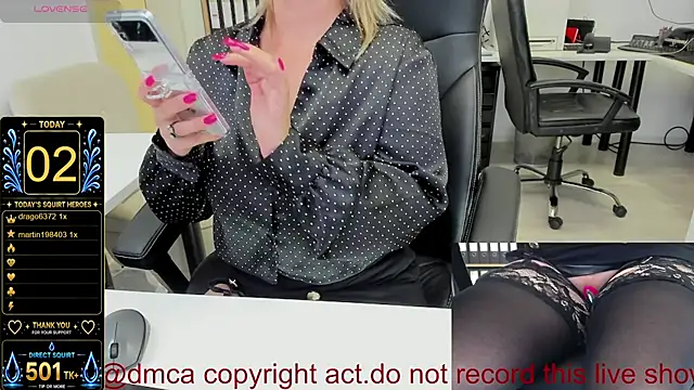 squirt_milf_viktoria webkamerás műsora