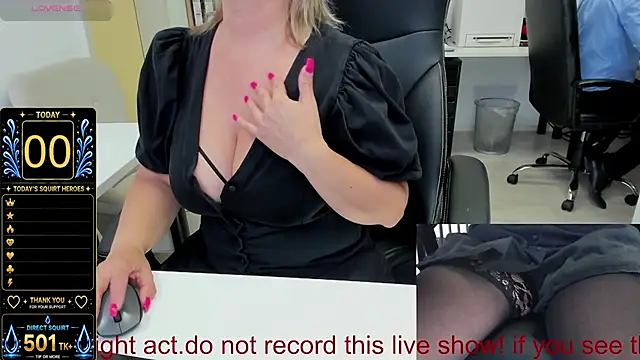 โชว์เว็บแคมของ squirt_milf_viktoria