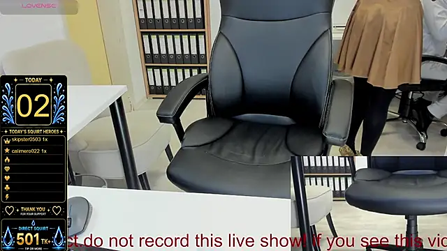 squirt_milf_viktoria 网络视讯表演