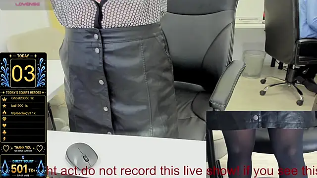 squirt_milf_viktoria 网络视讯表演