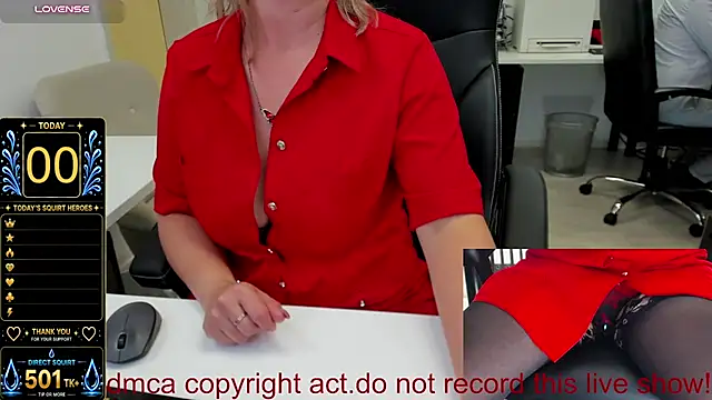 squirt_milf_viktoria 网络视讯表演