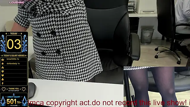 squirt_milf_viktoria Pertunjukan Webcam