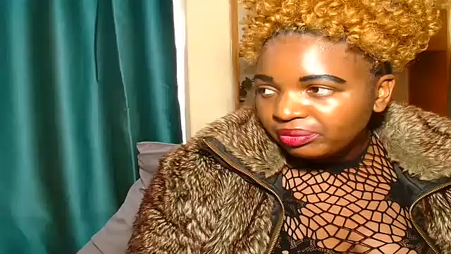 xxebony Adlı Modelin Canlı XXX Sohbeti