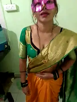 Komal_Bhabhi4u Pertunjukan Webcam