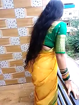 Show de Komal_Bhabhi4u na webcam