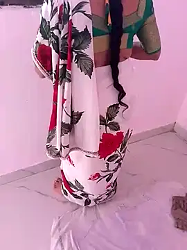 Komal_Bhabhi4uのウェブカメラショー