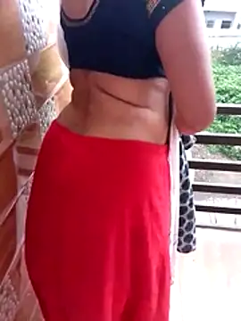 Komal_Bhabhi4u 网络视讯表演