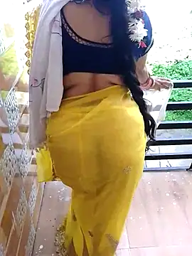 Show modela Komal_Bhabhi4u na web-kameri