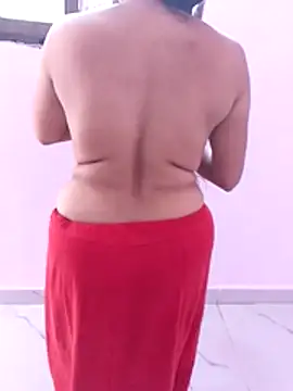 Show modela Komal_Bhabhi4u na web-kameri