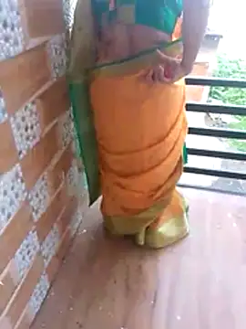 Komal_Bhabhi4u Show in webcam