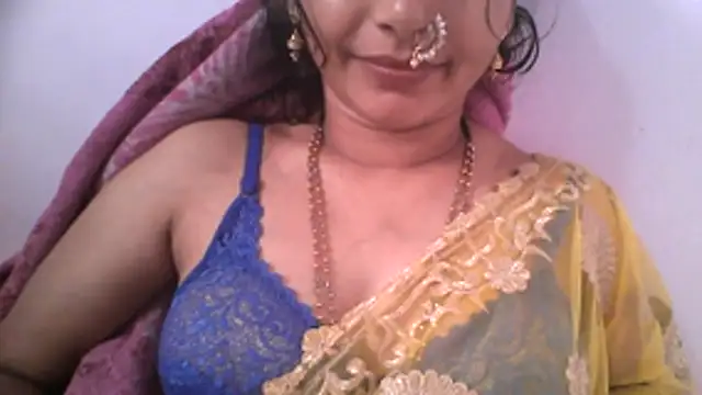 Show de Komal_Bhabhi4u na webcam