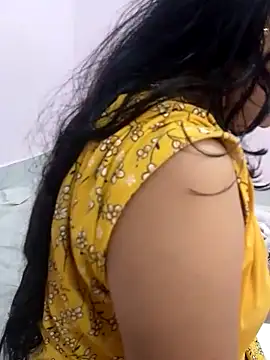 Komal_Bhabhi4u Adlı Modelin Canlı XXX Sohbeti