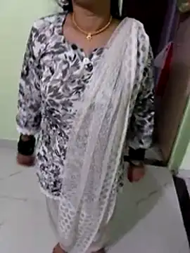 Komal_Bhabhi4u 网络视讯表演