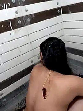 Komal_Bhabhi4uのウェブカメラショー