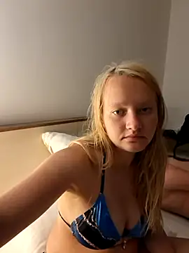 Sexycouple3518 Webcam Show