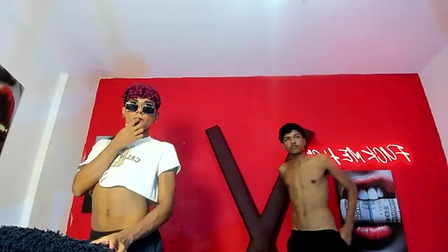 BOUL_GUYS Show in webcam