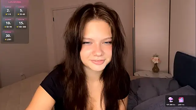 EmilyMercurial Show in webcam