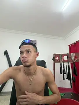 friends_lust_latin's Webcam Show