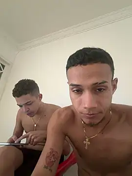 friends_lust_latin's Webcam Show