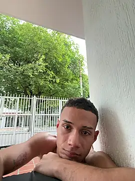 friends_lust_latin's Webcam Show