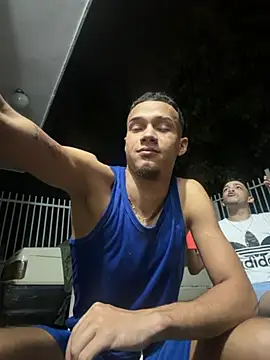 friends_lust_latin 网络视讯表演