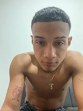 friends_lust_latin Webcam-Show