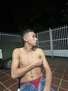 friends_lust_latin's Webcam Show