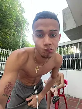 friends_lust_latin's Webcam Show