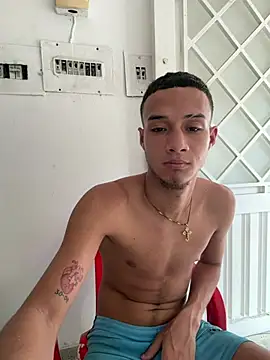 friends_lust_latin Show Webcam