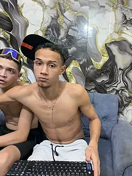 friends_lust_latin's Webcam Show
