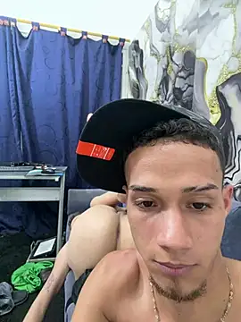 friends_lust_latin's Webcam Show