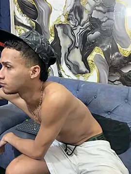 friends_lust_latin Webcam Show