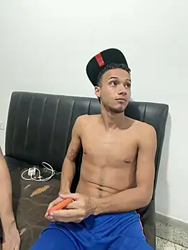 friends_lust_latin Pertunjukan Webcam