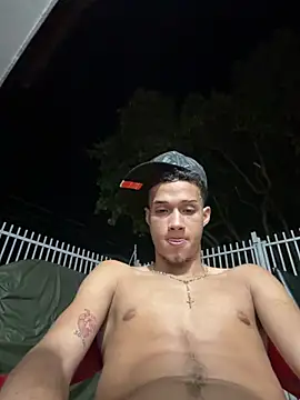 הופעת וובקאם של friends_lust_latin