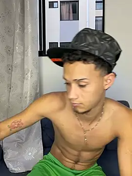 friends_lust_latin Webcam-Show