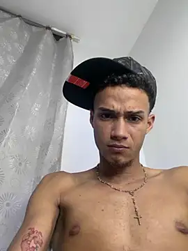 عرض كام friends_lust_latin