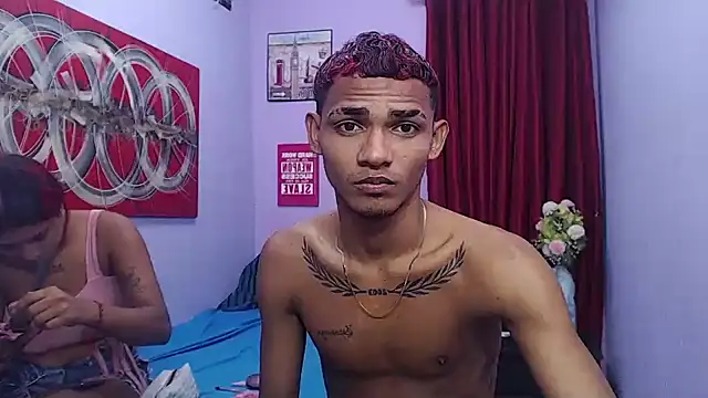 Show de black_twinks na webcam