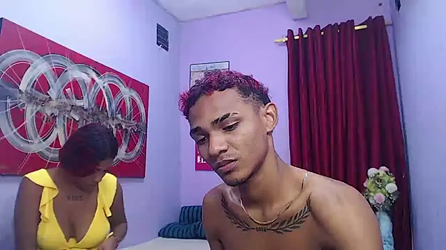 Pokazy przed kamerką – black_twinks
