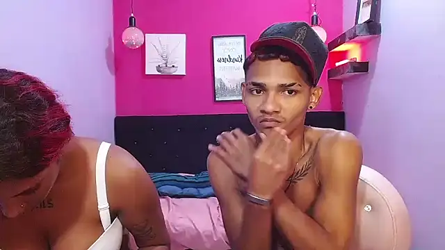 Show de black_twinks na webcam